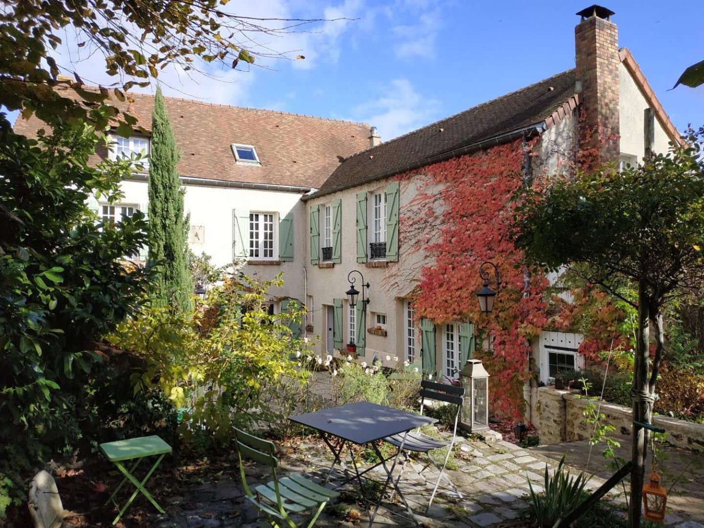 Maison D'Hotes La Source マニー・レ・ザモー エクステリア 写真