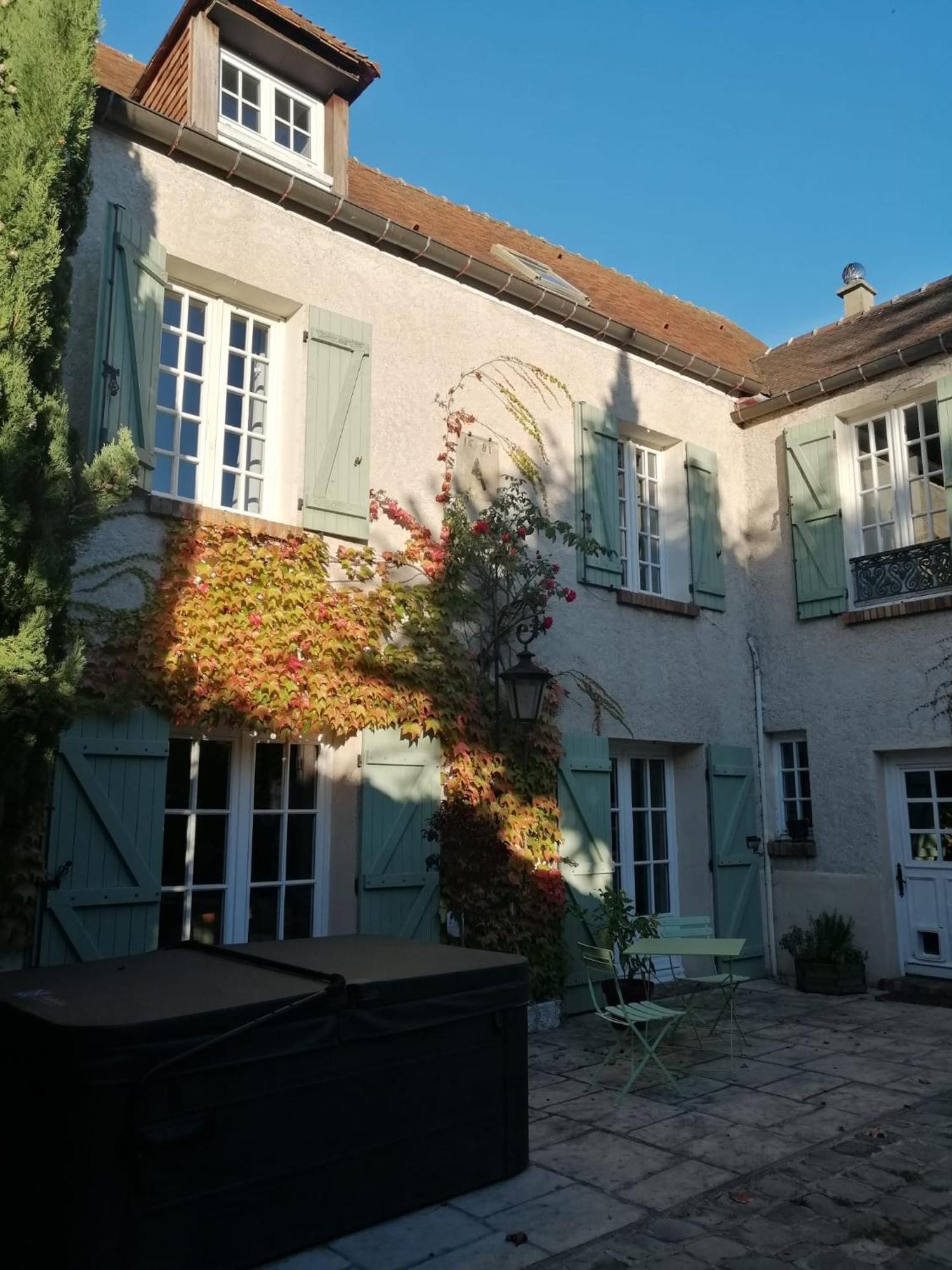 Maison D'Hotes La Source マニー・レ・ザモー エクステリア 写真